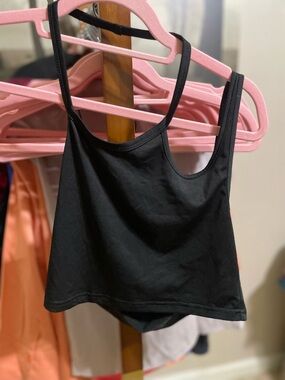 Source Unknown Black Cropped Tank with Thin Straps